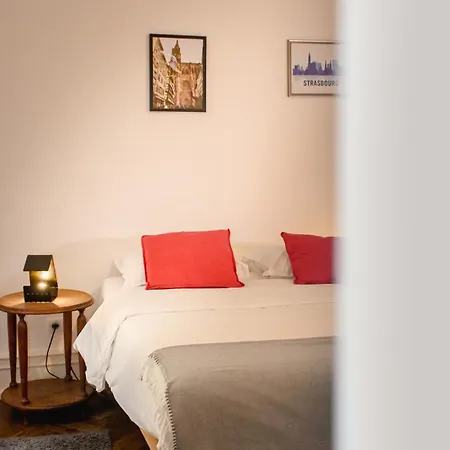 Rue Des Veaux - Quartier Cathedrale *