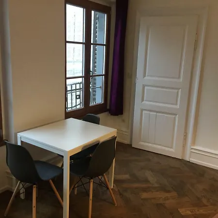 Rue Des Veaux - Quartier Cathedrale *